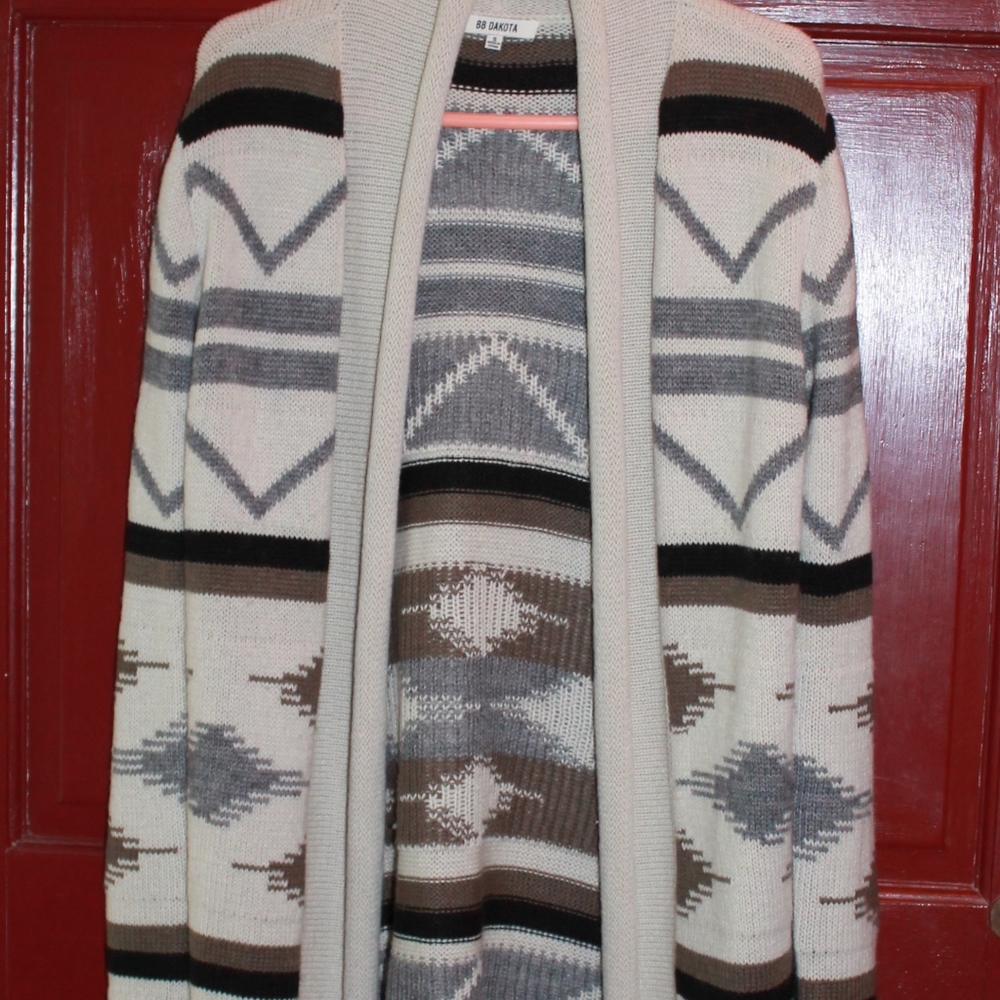 BB DAKOTA Tribal Sweater